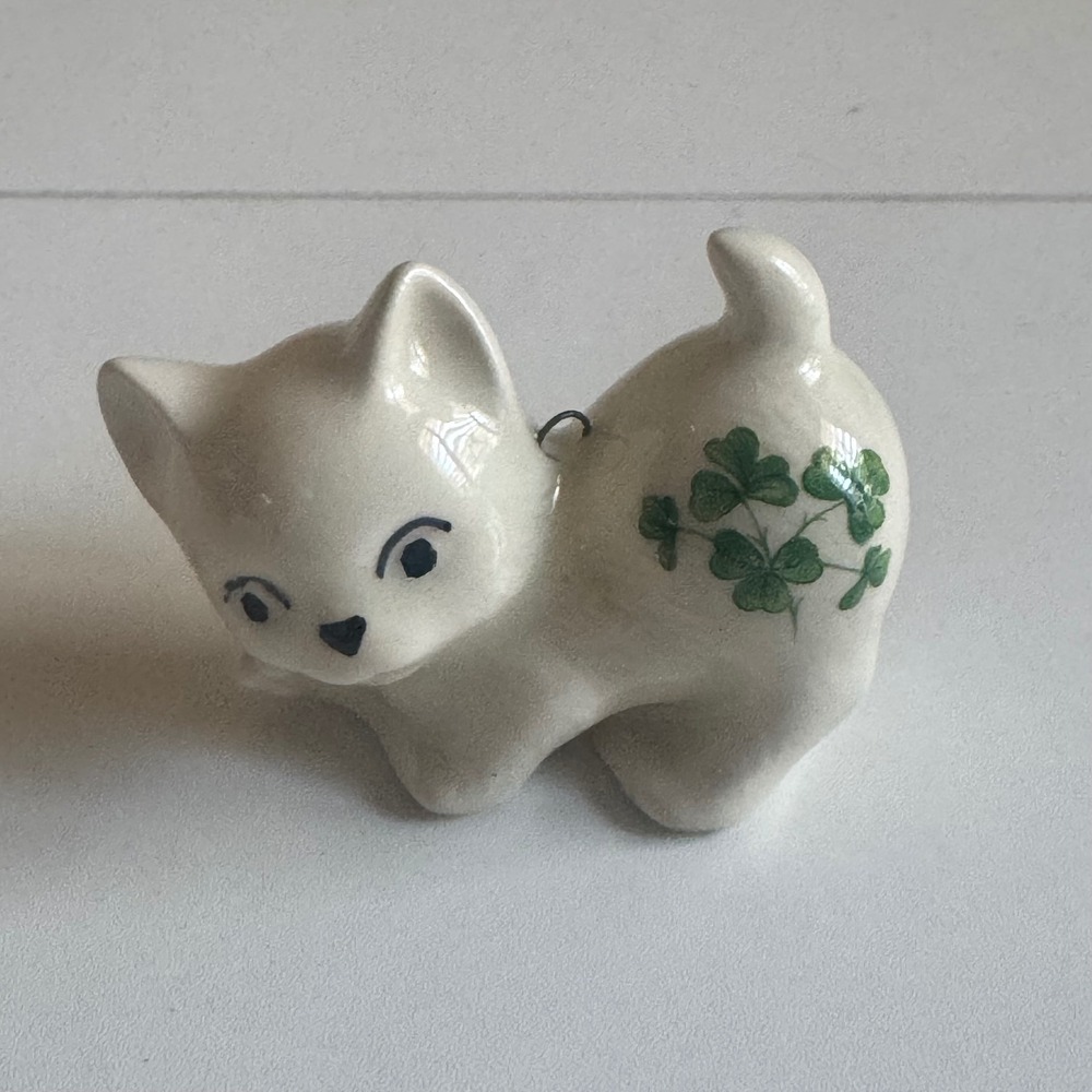 Vintage Marcys Hand Made Ceramic Shamrock Cat Figurine St Patricks USA 1990's